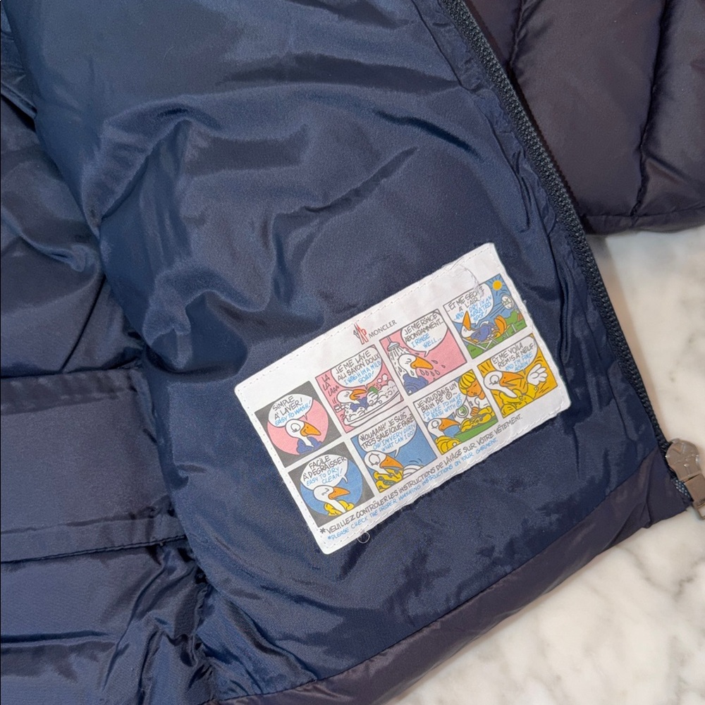 Moncler Dark Blue Hooded Puffer Jacket 2Y - Picture 11 of 12